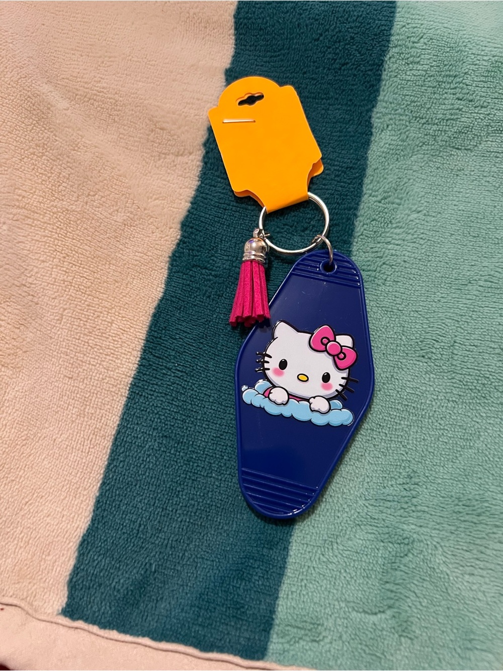Hello Kitty Keychain š - Picture 2 of 4